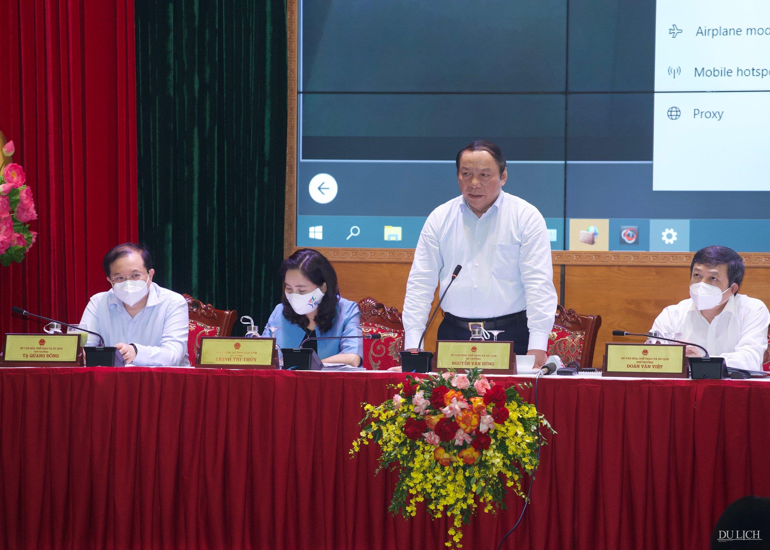 Bộ trưởng Nguyễn Văn Hùng phát biểu tại diễn đàn